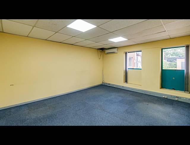 235M² OFFICE TO LET IN FERNDALE